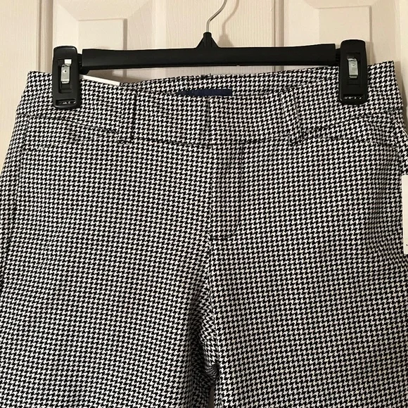 Old Navy Size 4 Houndstooth Mid-Rise. Ankle Length Pants - Picture 2 of 7
